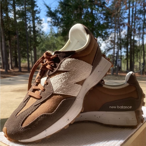 Womens 327 New Balance | Size 8 | Rich Earth / Brown Color - Picture 1 of 3